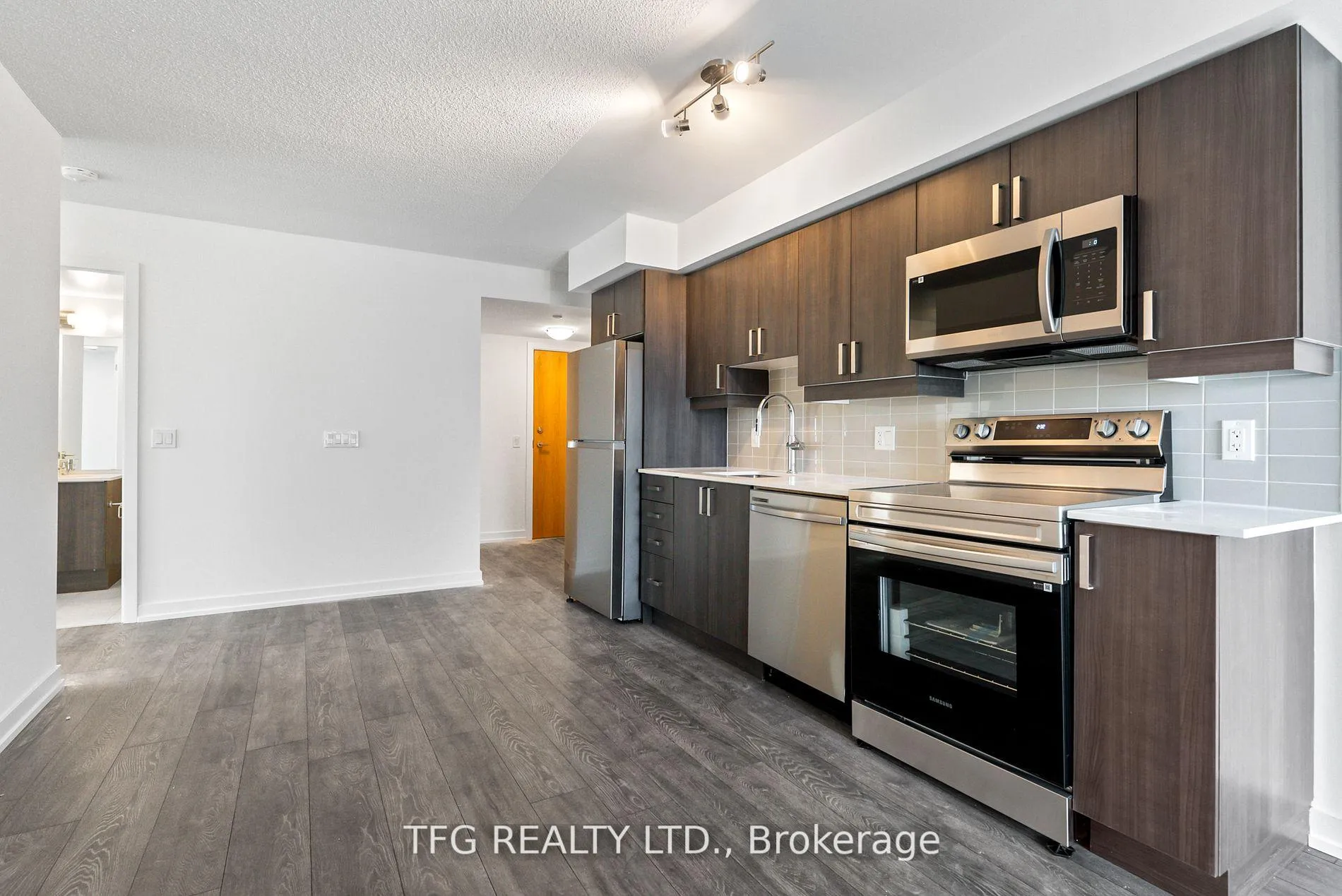Photo 9 of Unit 1104, 1455 Celebration Drive, Pickering, Bay Ridges — HOMEH
