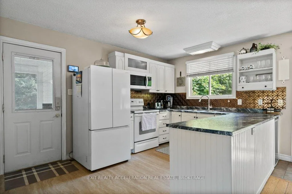 Photo 8 of 35 Riverview Drive, Greater Napanee — HOMEH