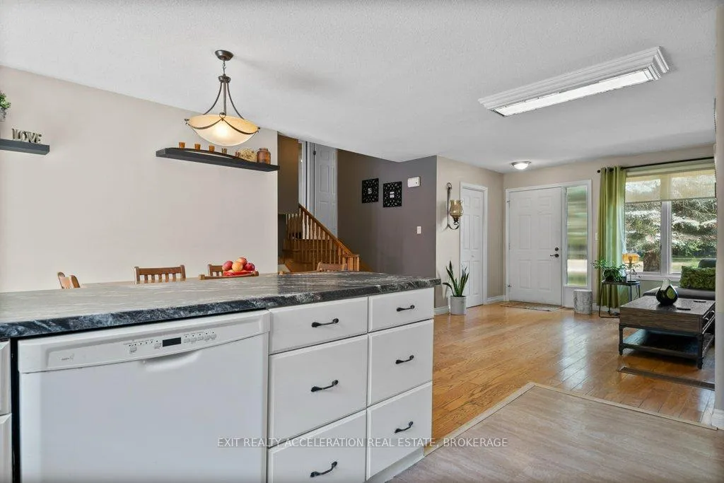Photo 10 of 35 Riverview Drive, Greater Napanee — HOMEH