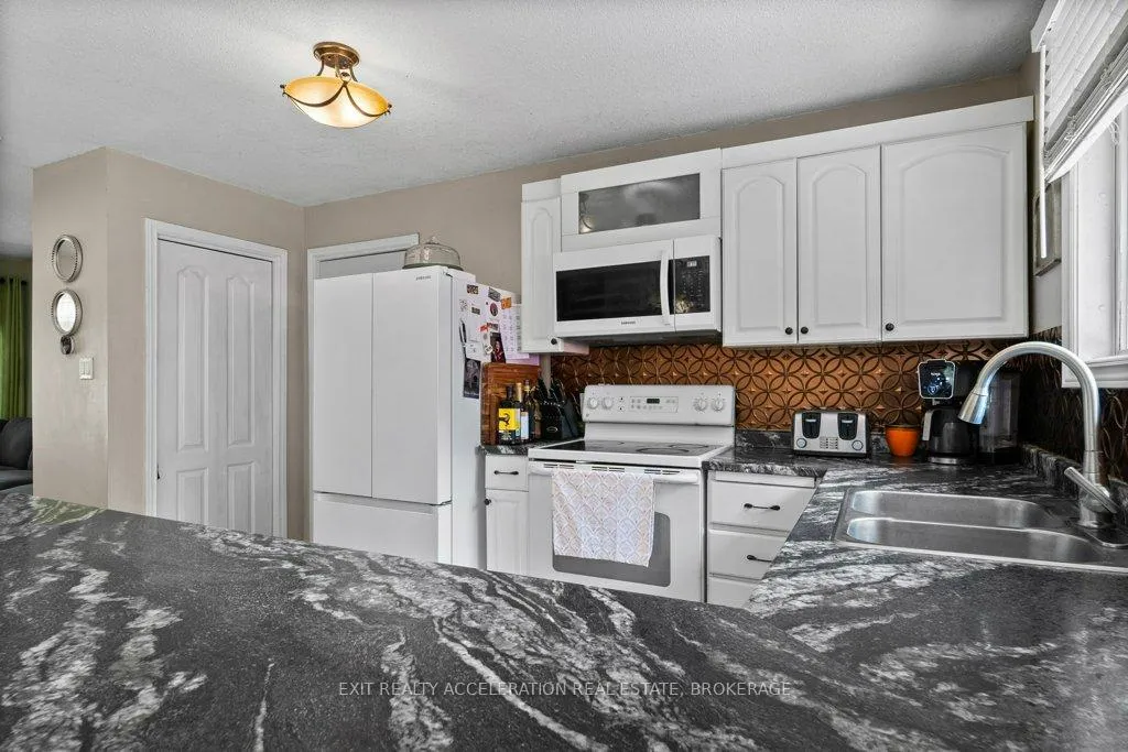 Photo 11 of 35 Riverview Drive, Greater Napanee — HOMEH