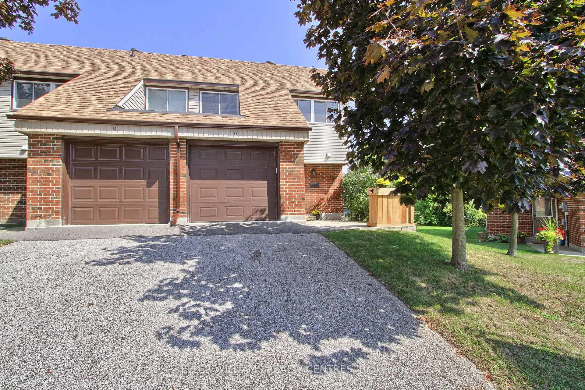Front of Unit 10, 441 Barrie Road