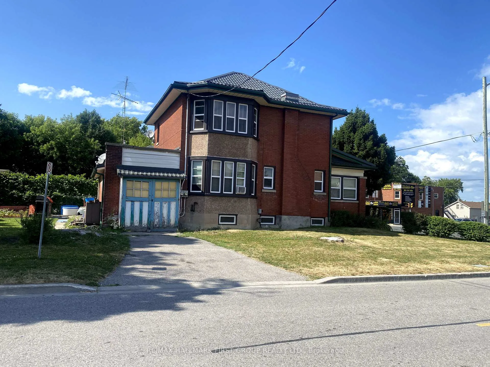 Photo 2 of 346 Simcoe Street S, Oshawa, Central — HOMEH