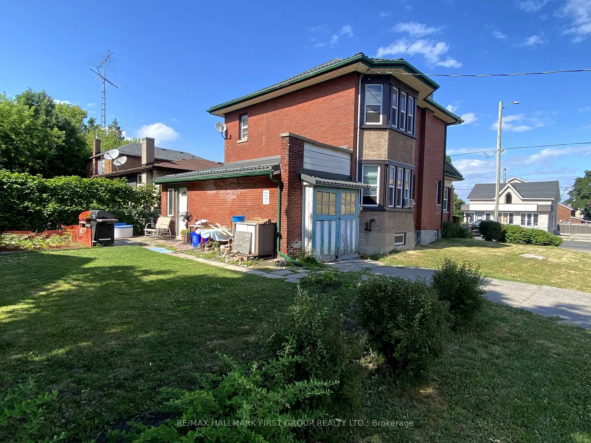 Photo 3 of 346 Simcoe Street S, Oshawa, Central — HOMEH