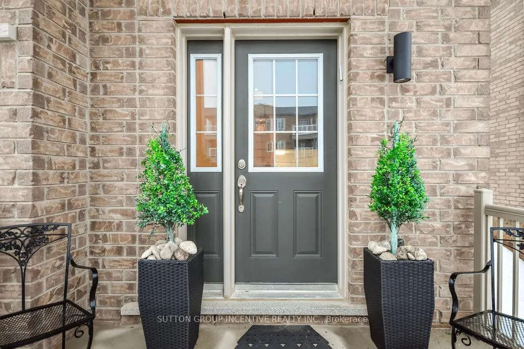Photo 2 of 2195 Grainger Loop, Innisfil, Alcona — HOMEH