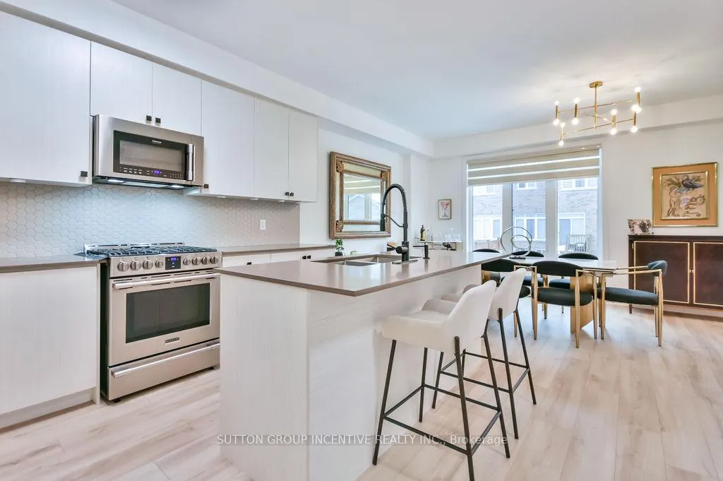 Photo 10 of 2195 Grainger Loop, Innisfil, Alcona — HOMEH