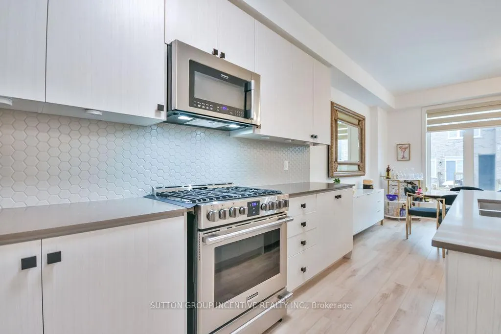 Photo 12 of 2195 Grainger Loop, Innisfil, Alcona — HOMEH
