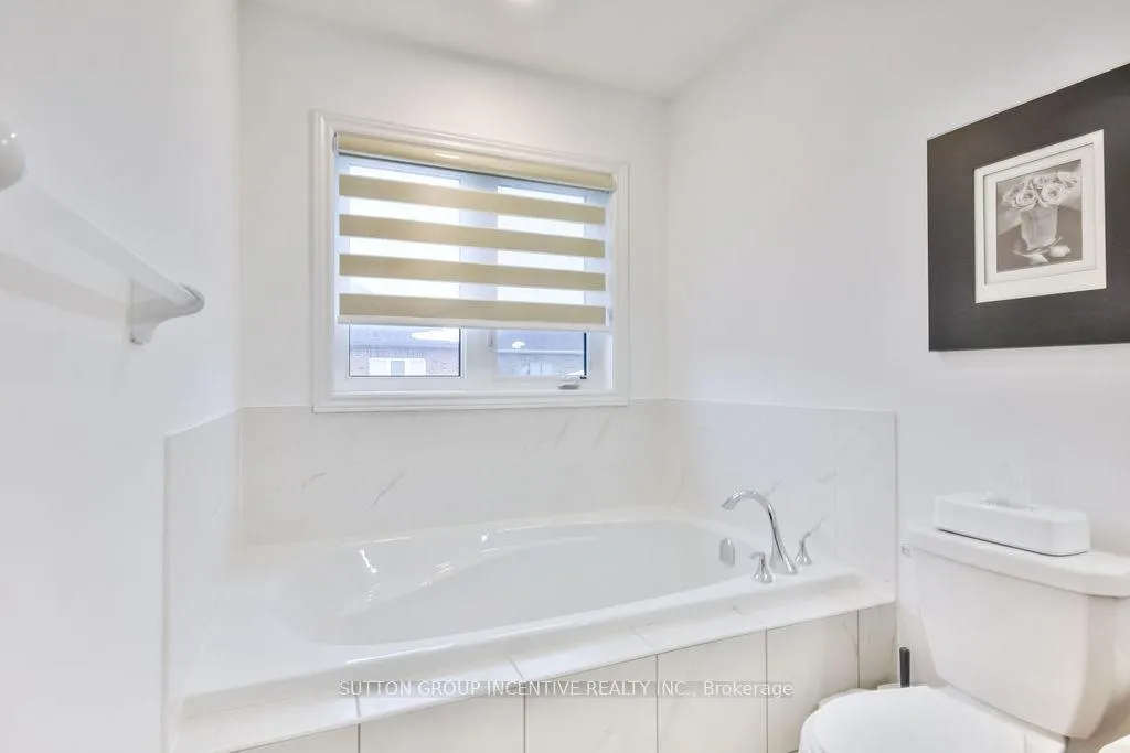 Photo 20 of 2195 Grainger Loop, Innisfil, Alcona — HOMEH