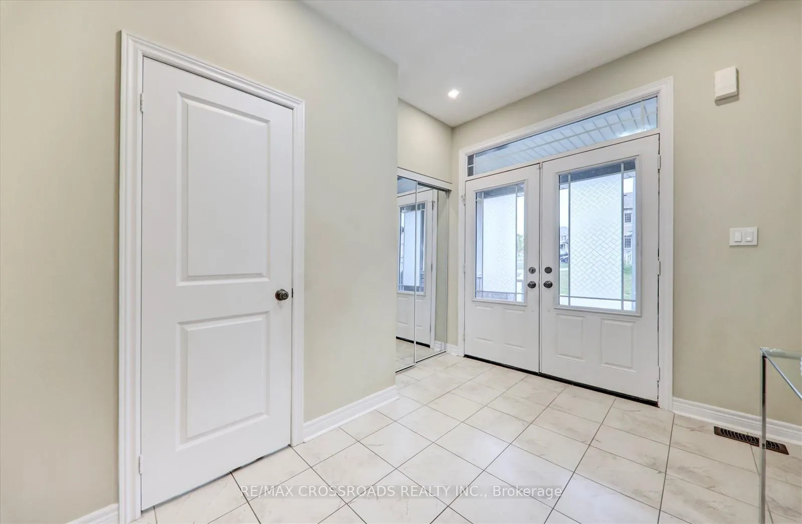 Photo 8 of 2 Parker Lane, New Tecumseth, Alliston — HOMEH