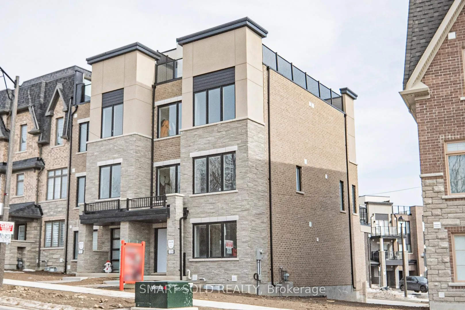 Photo 2 of 129 Yorkton Boulevard, Markham, Angus Glen — HOMEH
