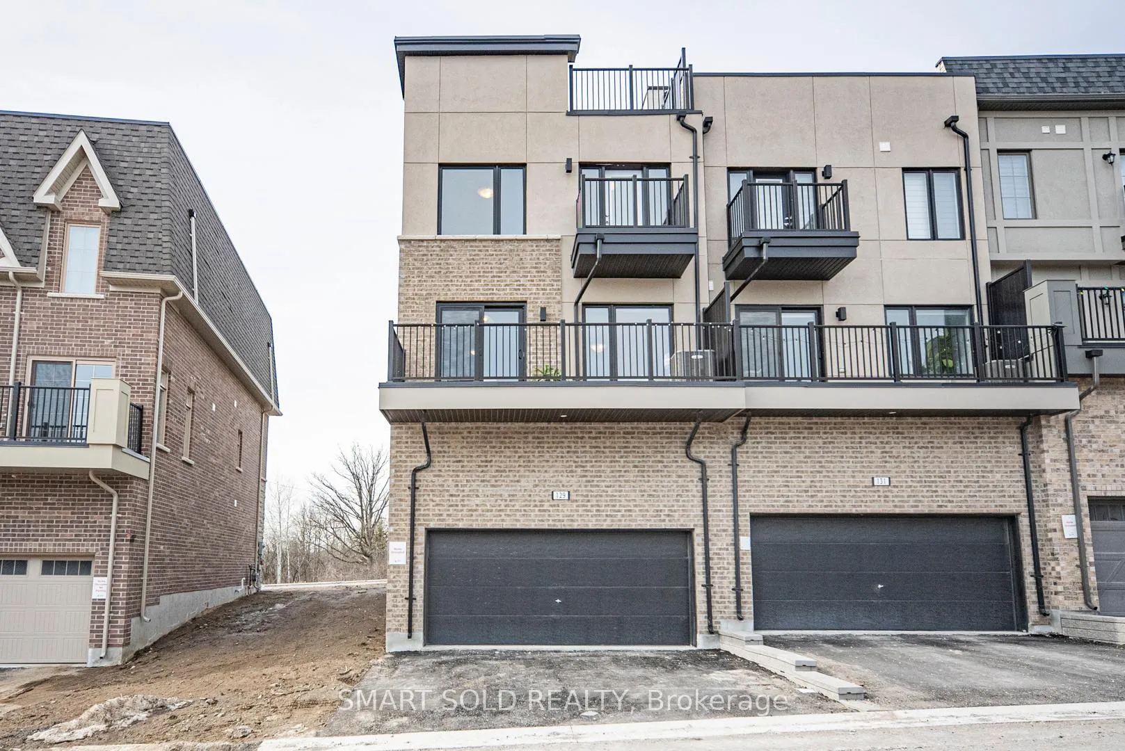 Photo 3 of 129 Yorkton Boulevard, Markham, Angus Glen — HOMEH