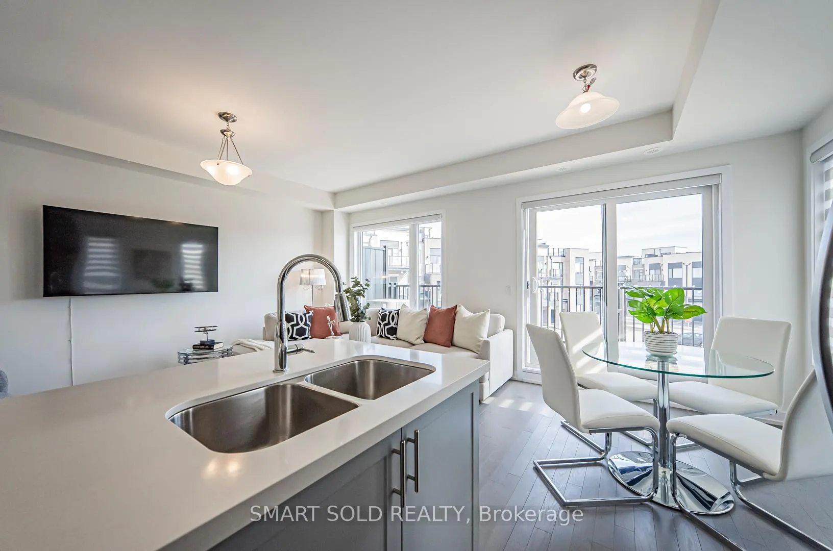 Photo 13 of 129 Yorkton Boulevard, Markham, Angus Glen — HOMEH