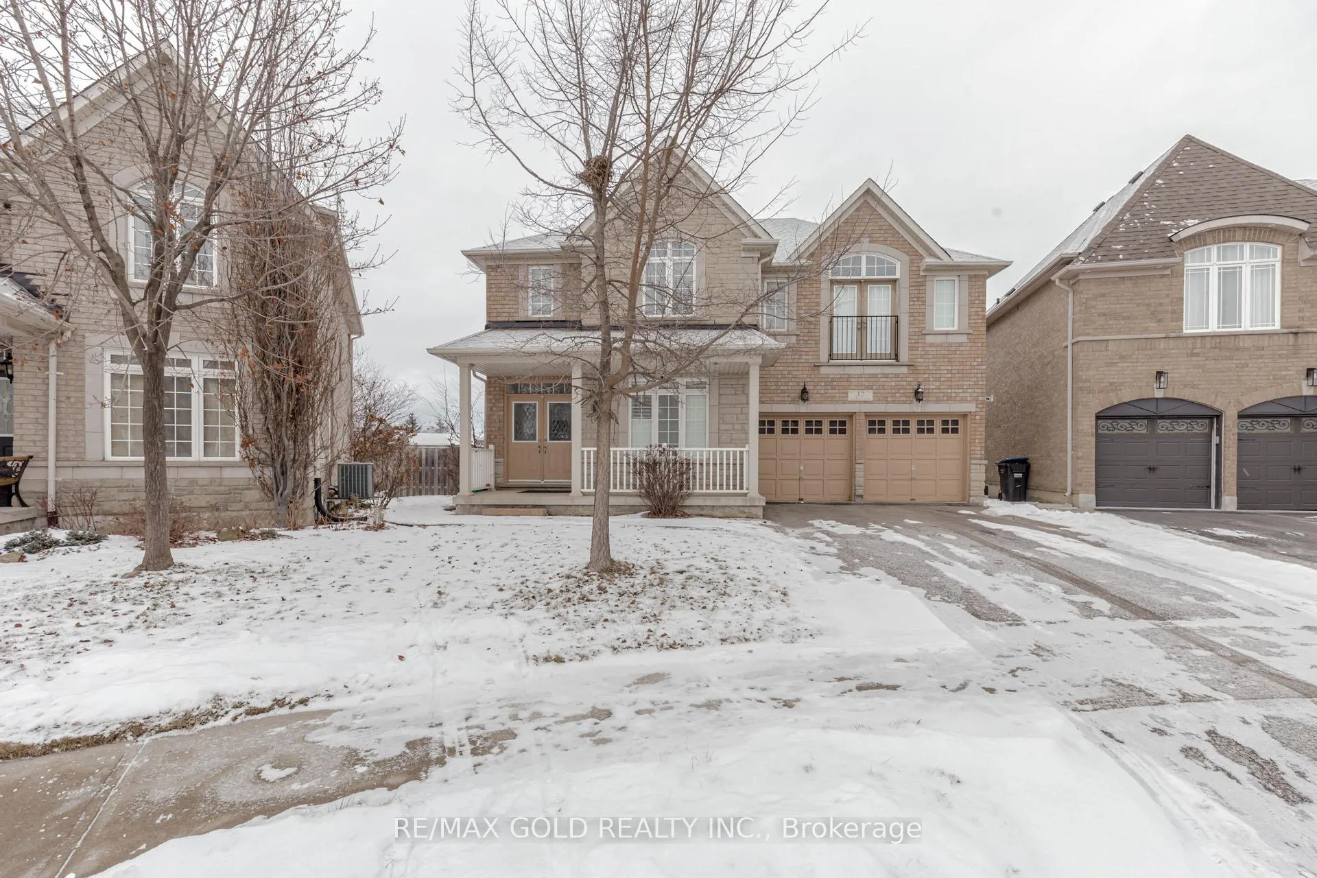 Front of 37 Delmonico Road