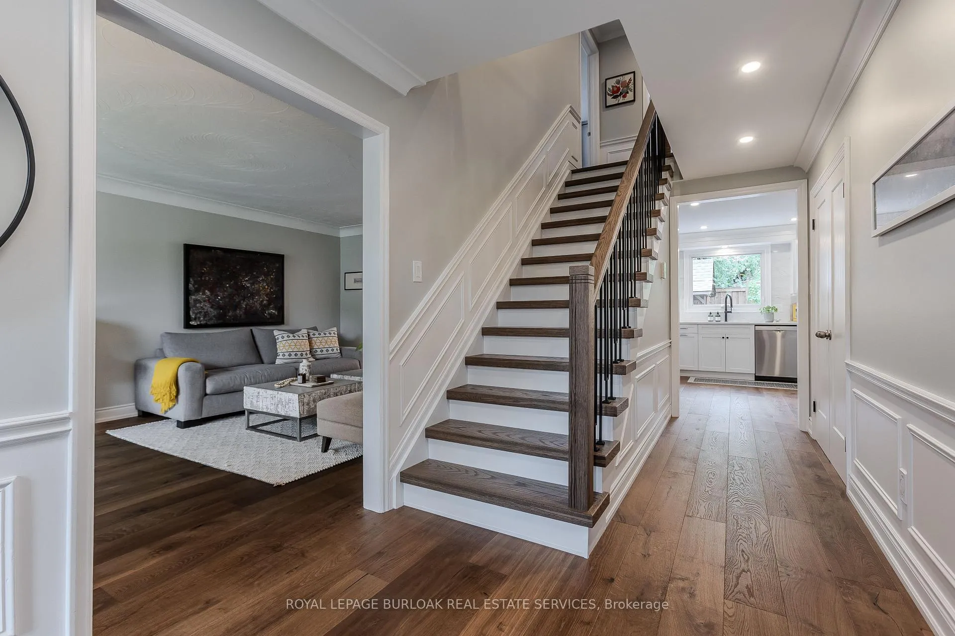 Photo 8 of 6 Carl Crescent, Hamilton, Waterdown — HOMEH