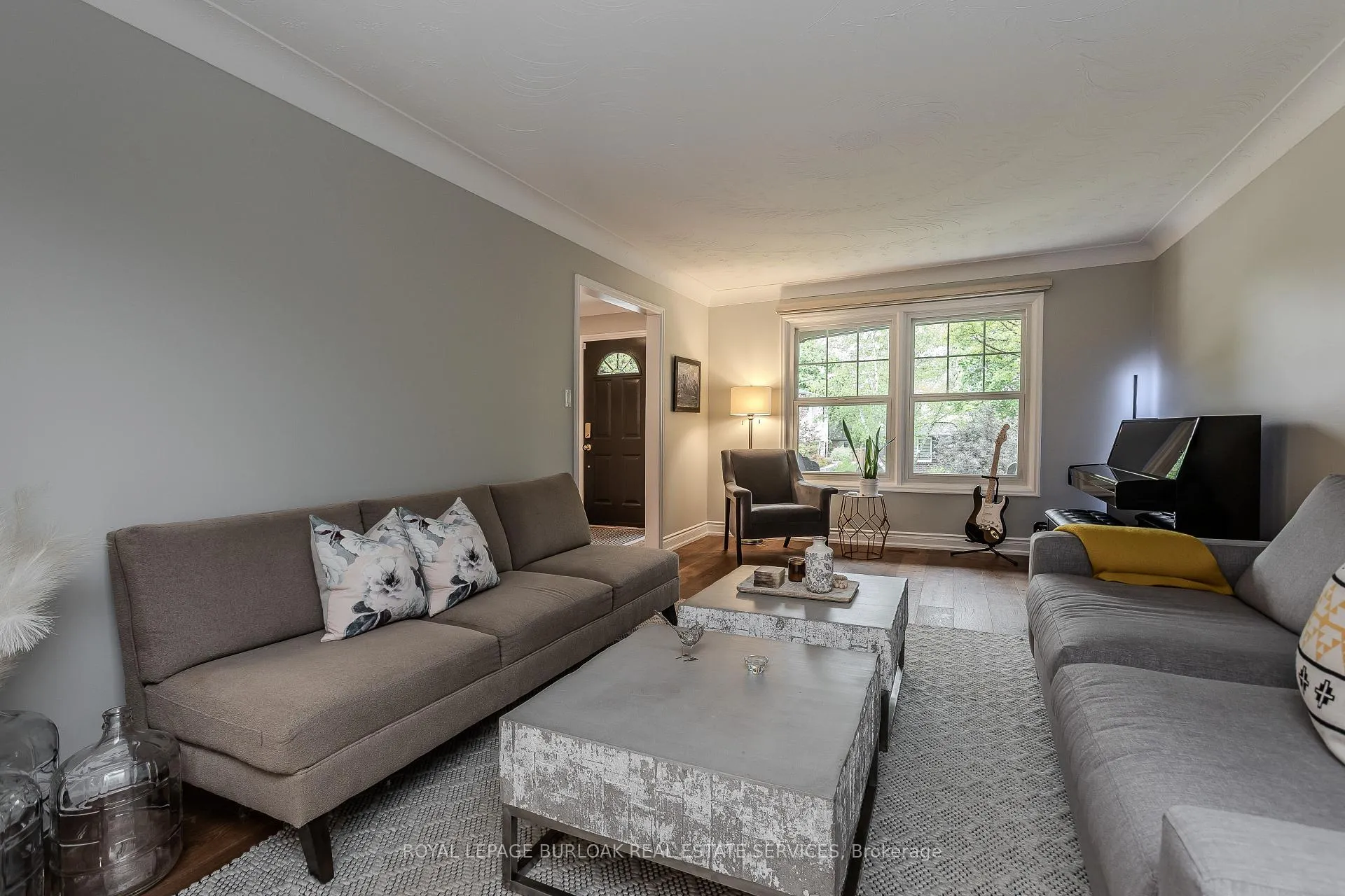 Photo 11 of 6 Carl Crescent, Hamilton, Waterdown — HOMEH