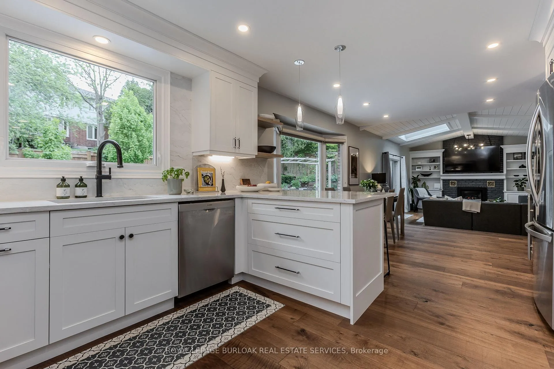 Photo 13 of 6 Carl Crescent, Hamilton, Waterdown — HOMEH
