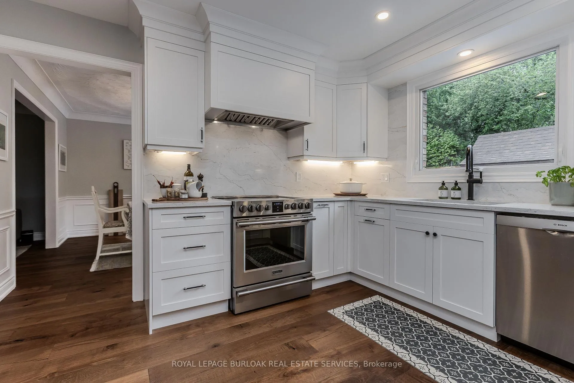 Photo 14 of 6 Carl Crescent, Hamilton, Waterdown — HOMEH