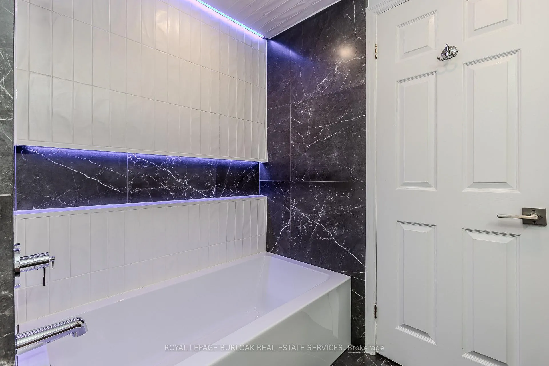 Photo 30 of 6 Carl Crescent, Hamilton, Waterdown — HOMEH