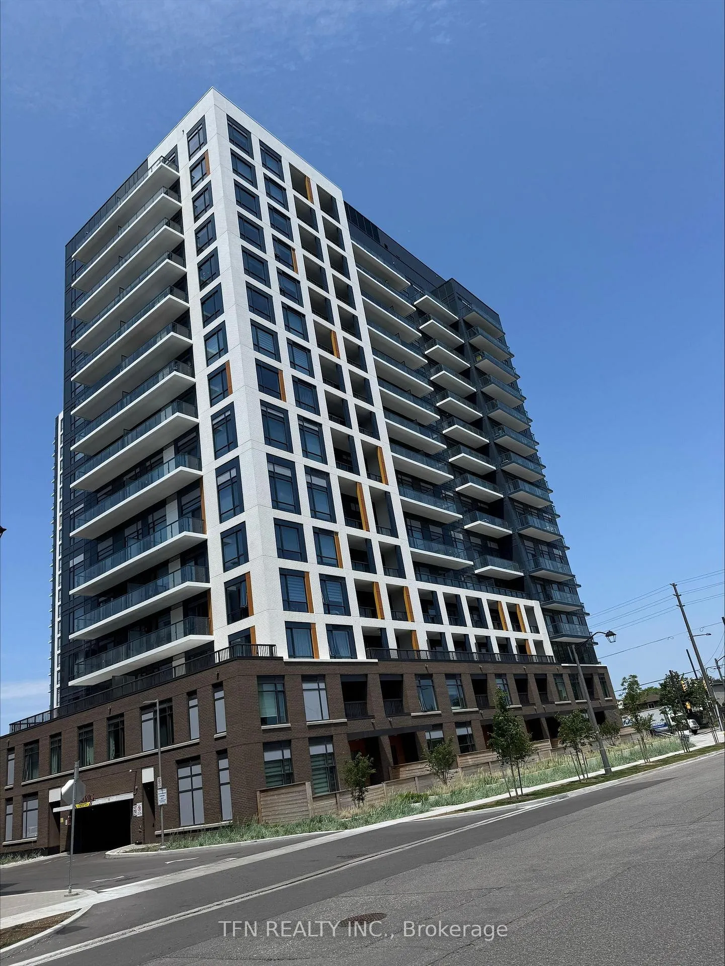 Front of Unit 1417, 7950 Bathurst Street