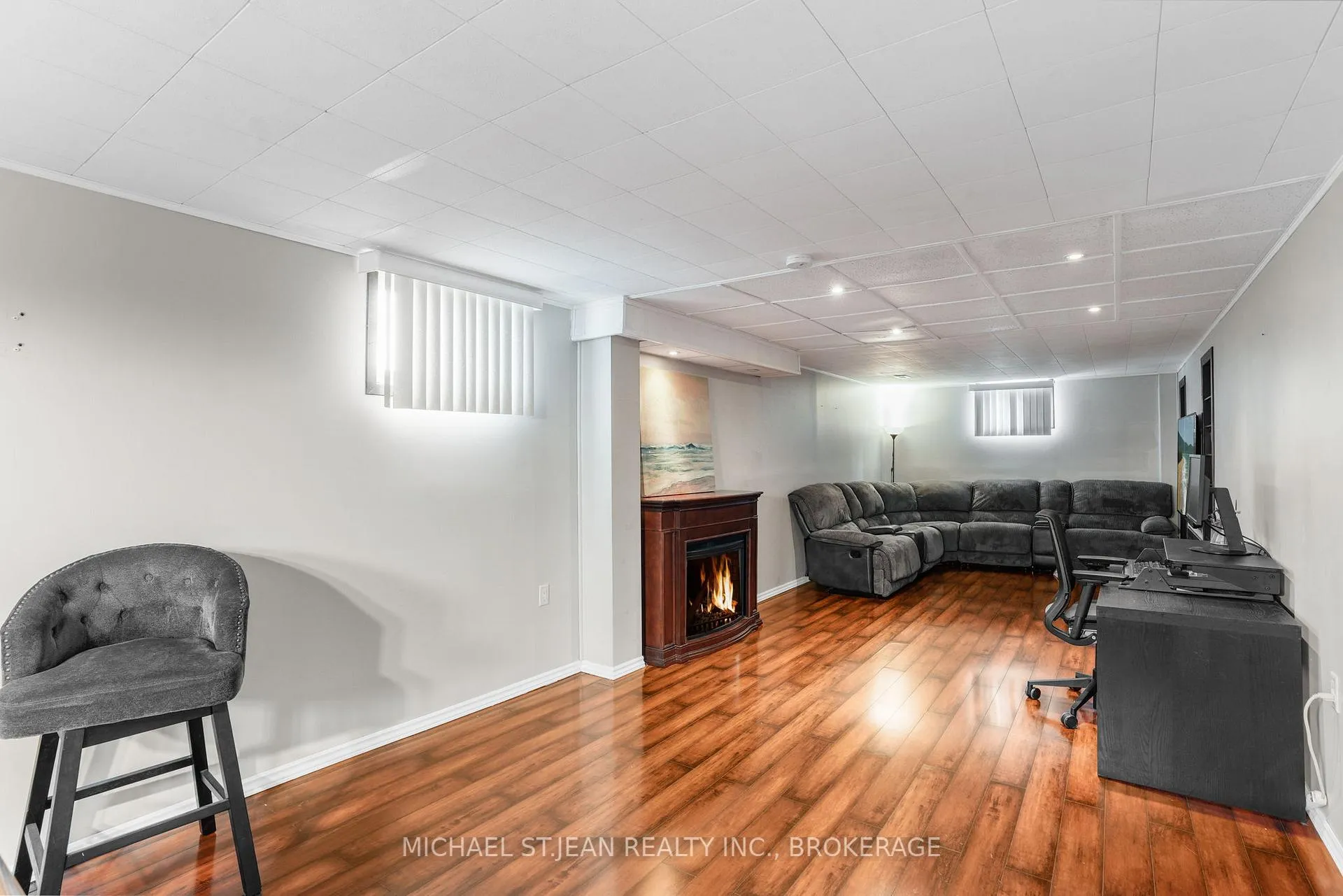 Photo 5 of 149 Greenford Drive, Hamilton, Greenford — HOMEH