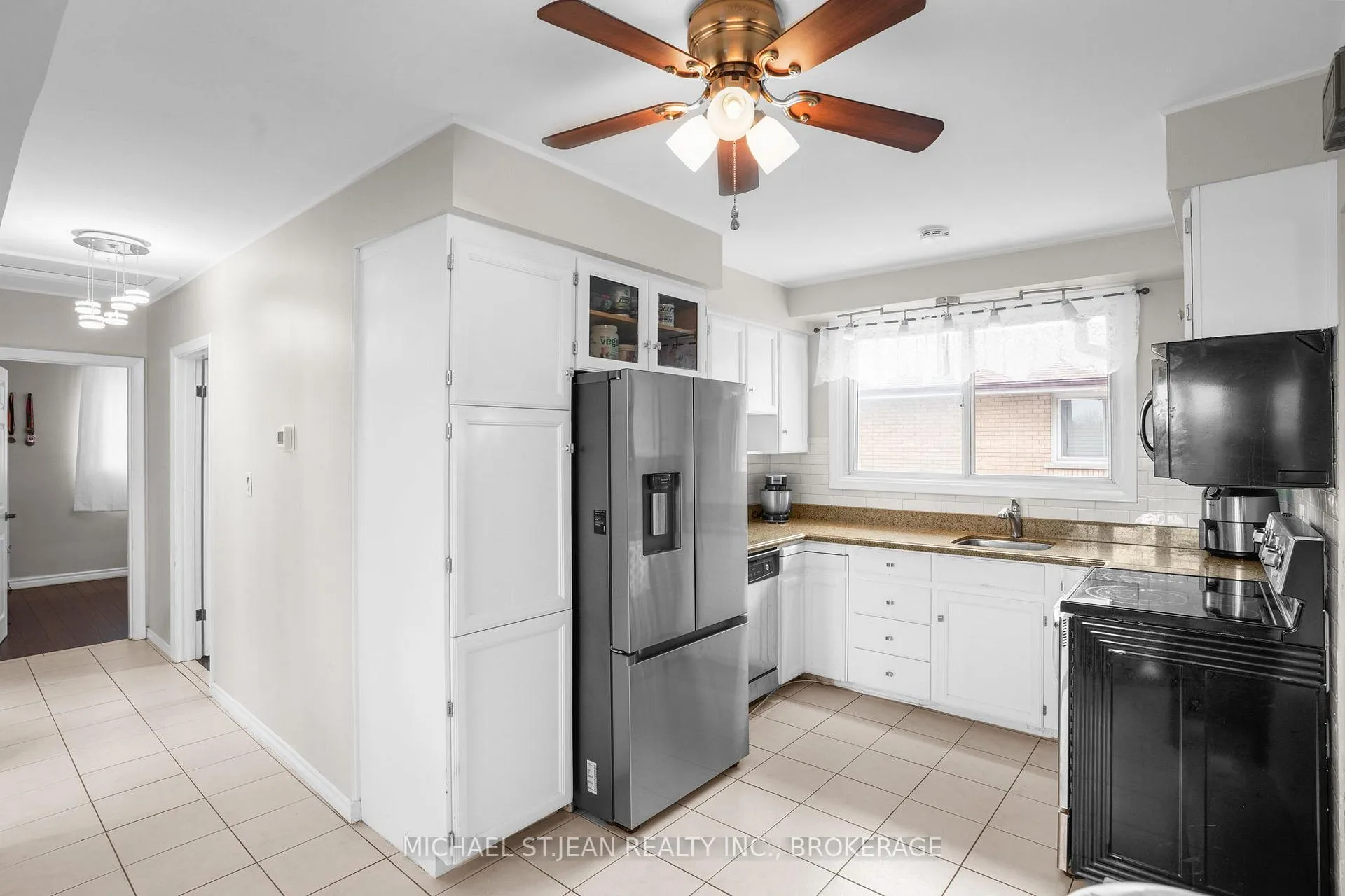 Photo 10 of 149 Greenford Drive, Hamilton, Greenford — HOMEH