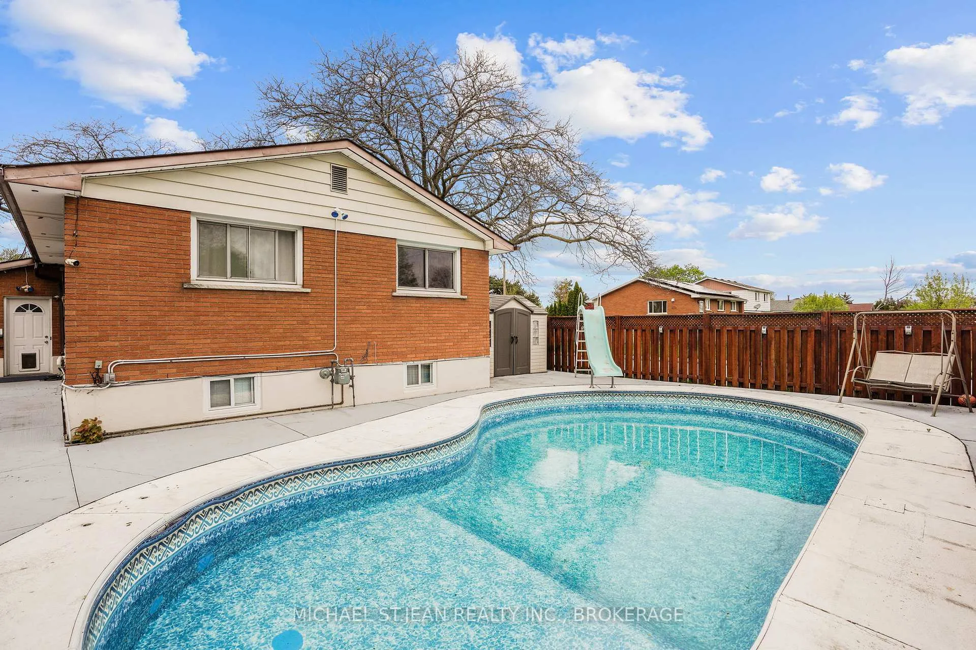 Photo 29 of 149 Greenford Drive, Hamilton, Greenford — HOMEH