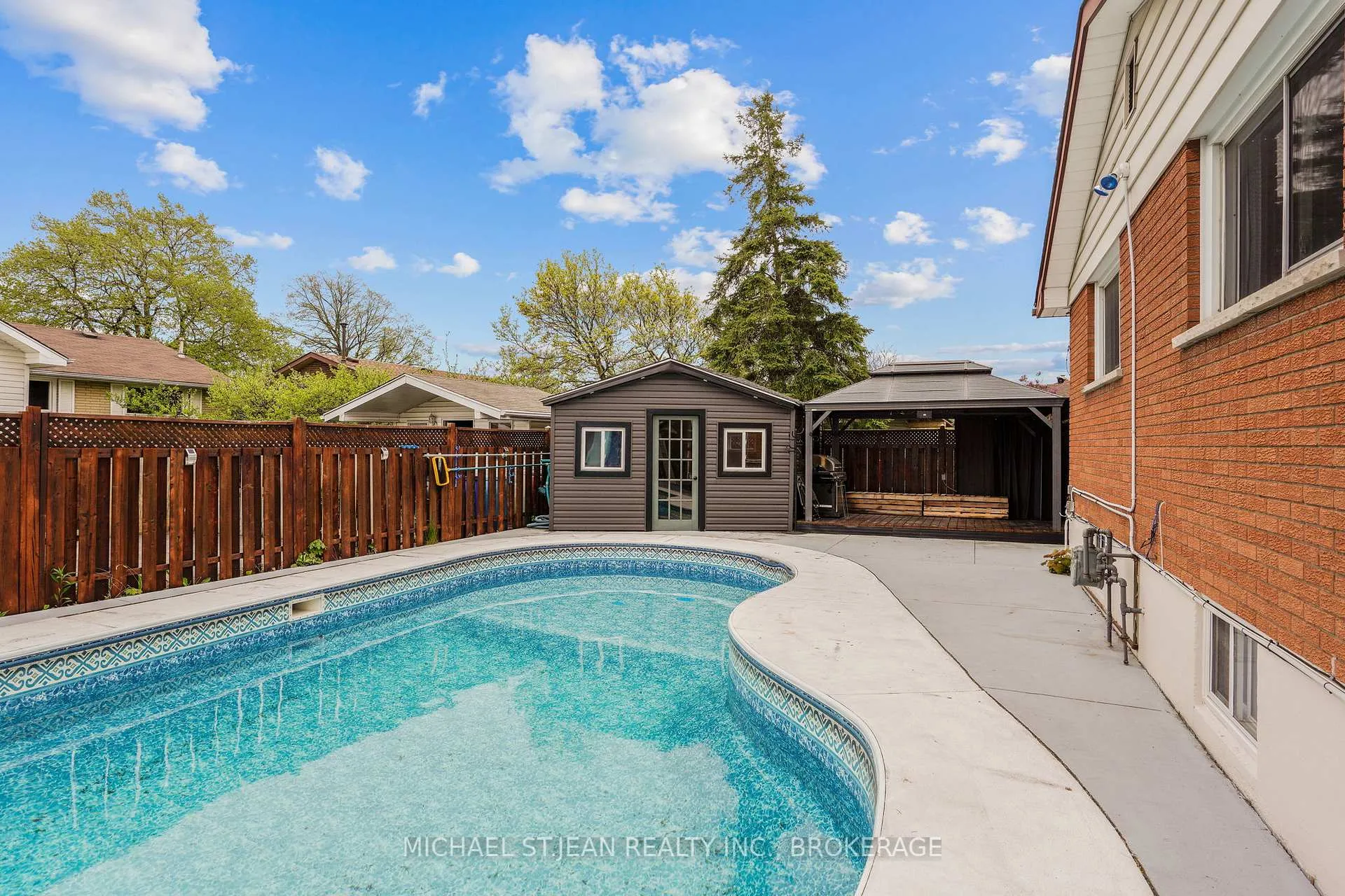 Photo 31 of 149 Greenford Drive, Hamilton, Greenford — HOMEH
