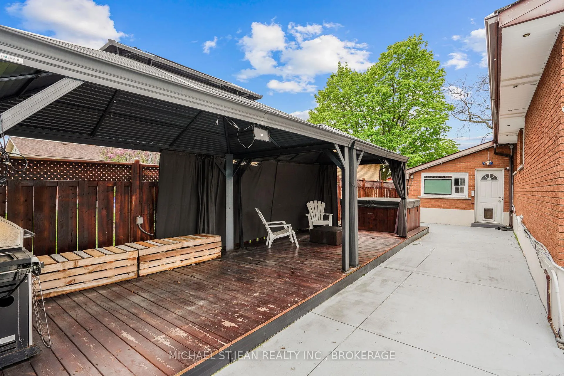 Photo 33 of 149 Greenford Drive, Hamilton, Greenford — HOMEH