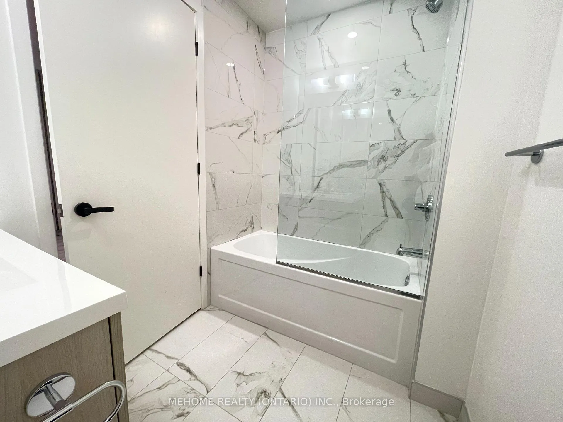 Photo 12 of Unit 1903, 8 Interchange Way, Vaughan, Vaughan Corporate Centre — HOMEH
