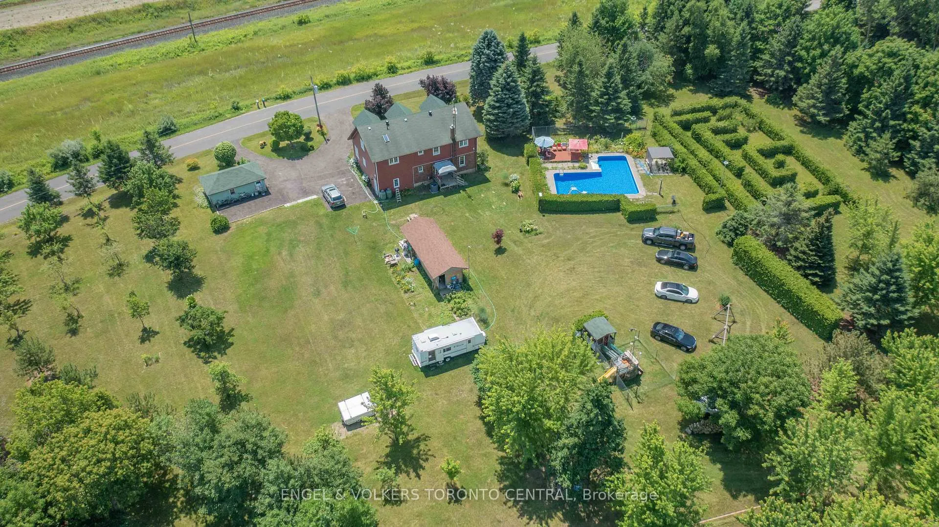 Photo 4 of 4220 Lakeshore Road, Clarington, Newcastle — HOMEH