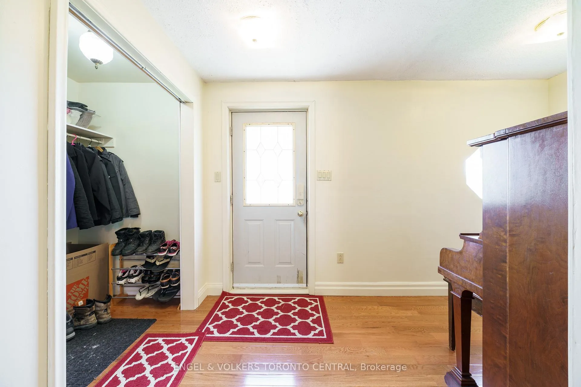 Photo 6 of 4220 Lakeshore Road, Clarington, Newcastle — HOMEH