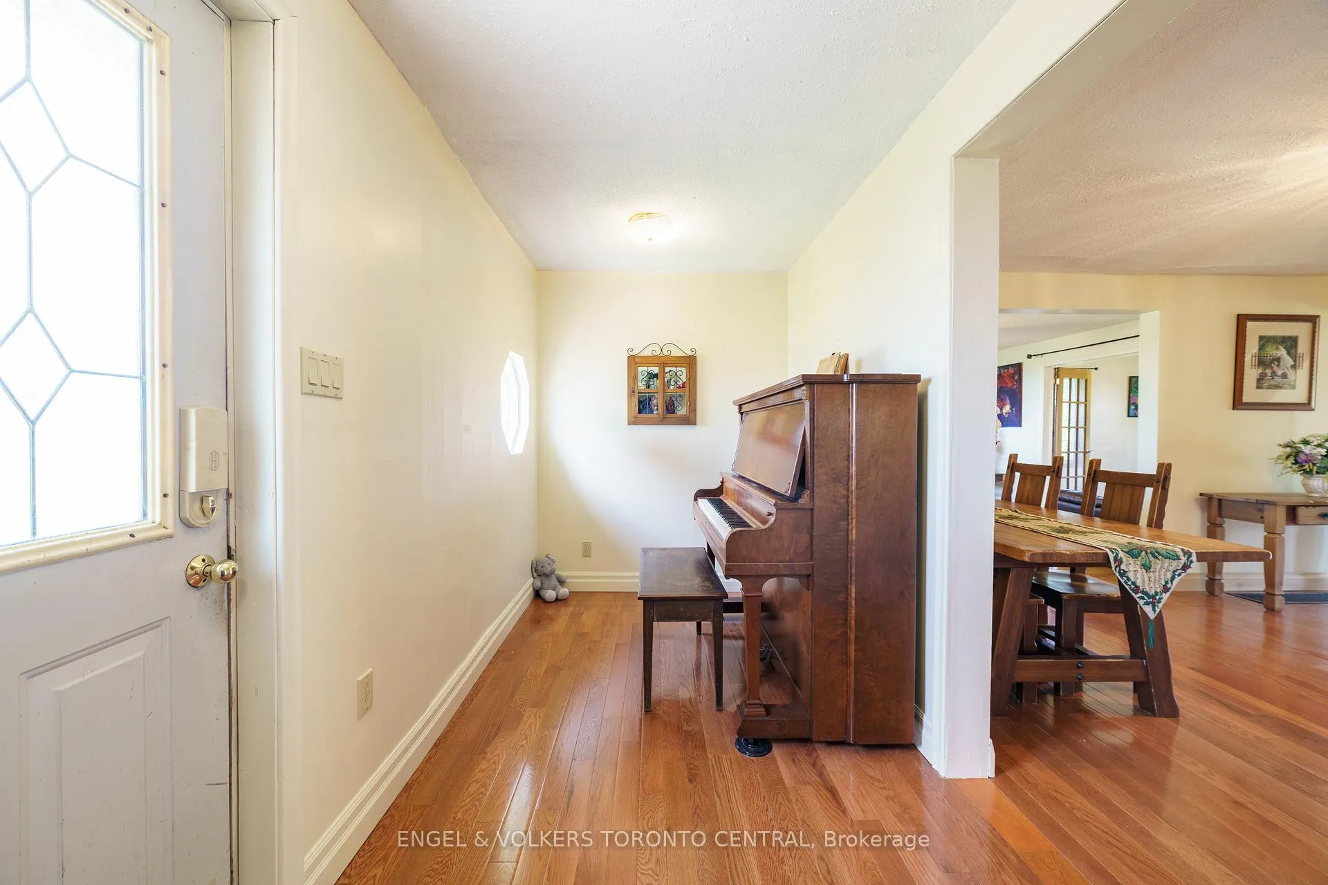 Photo 7 of 4220 Lakeshore Road, Clarington, Newcastle — HOMEH