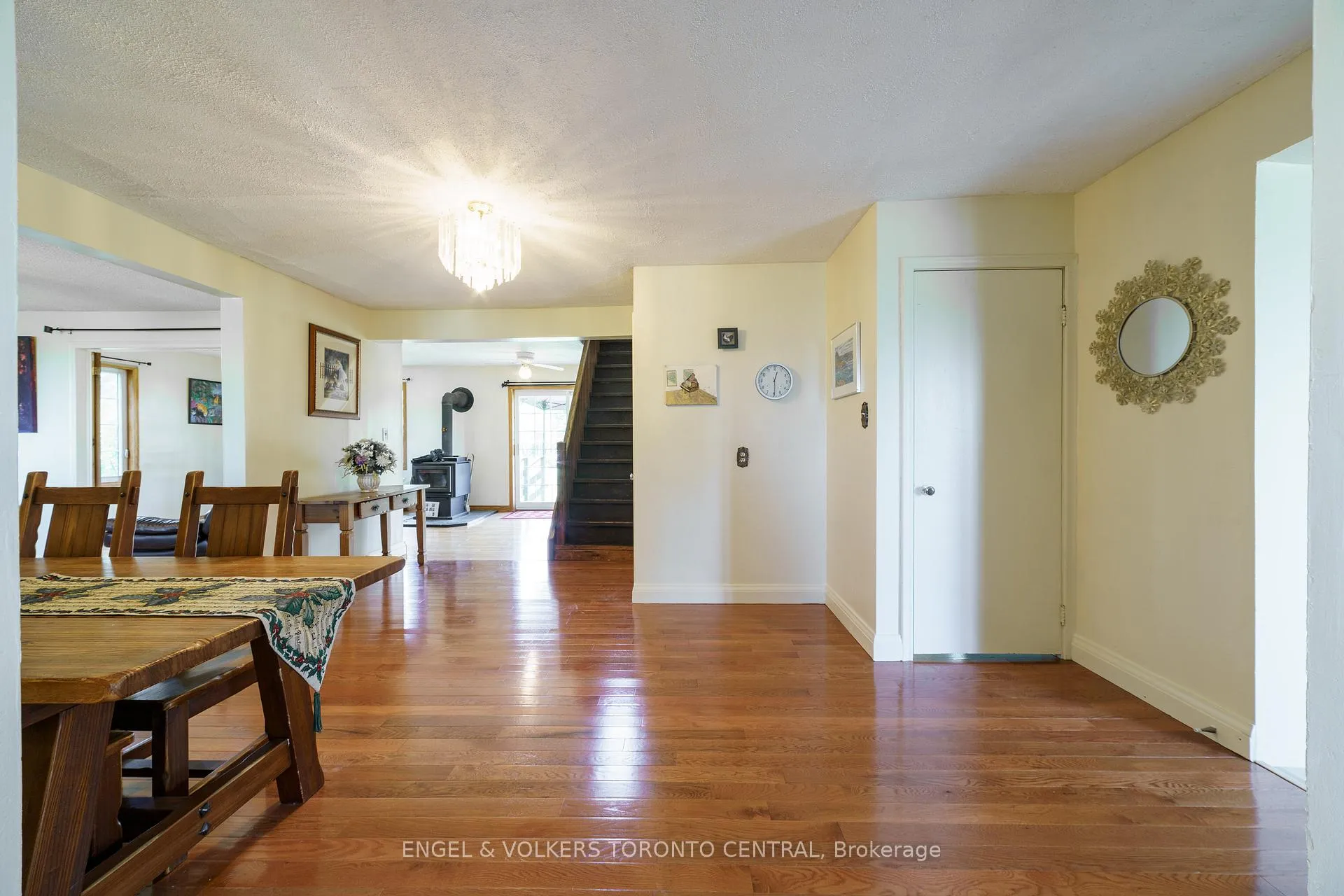 Photo 8 of 4220 Lakeshore Road, Clarington, Newcastle — HOMEH