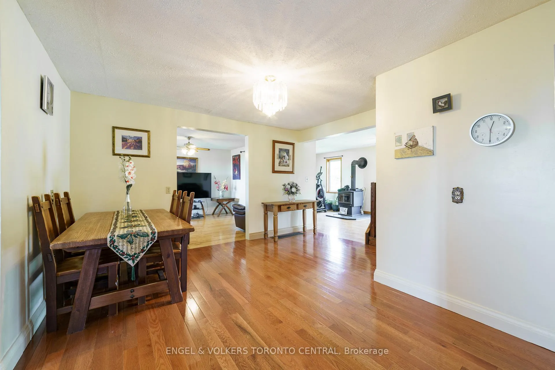 Photo 9 of 4220 Lakeshore Road, Clarington, Newcastle — HOMEH