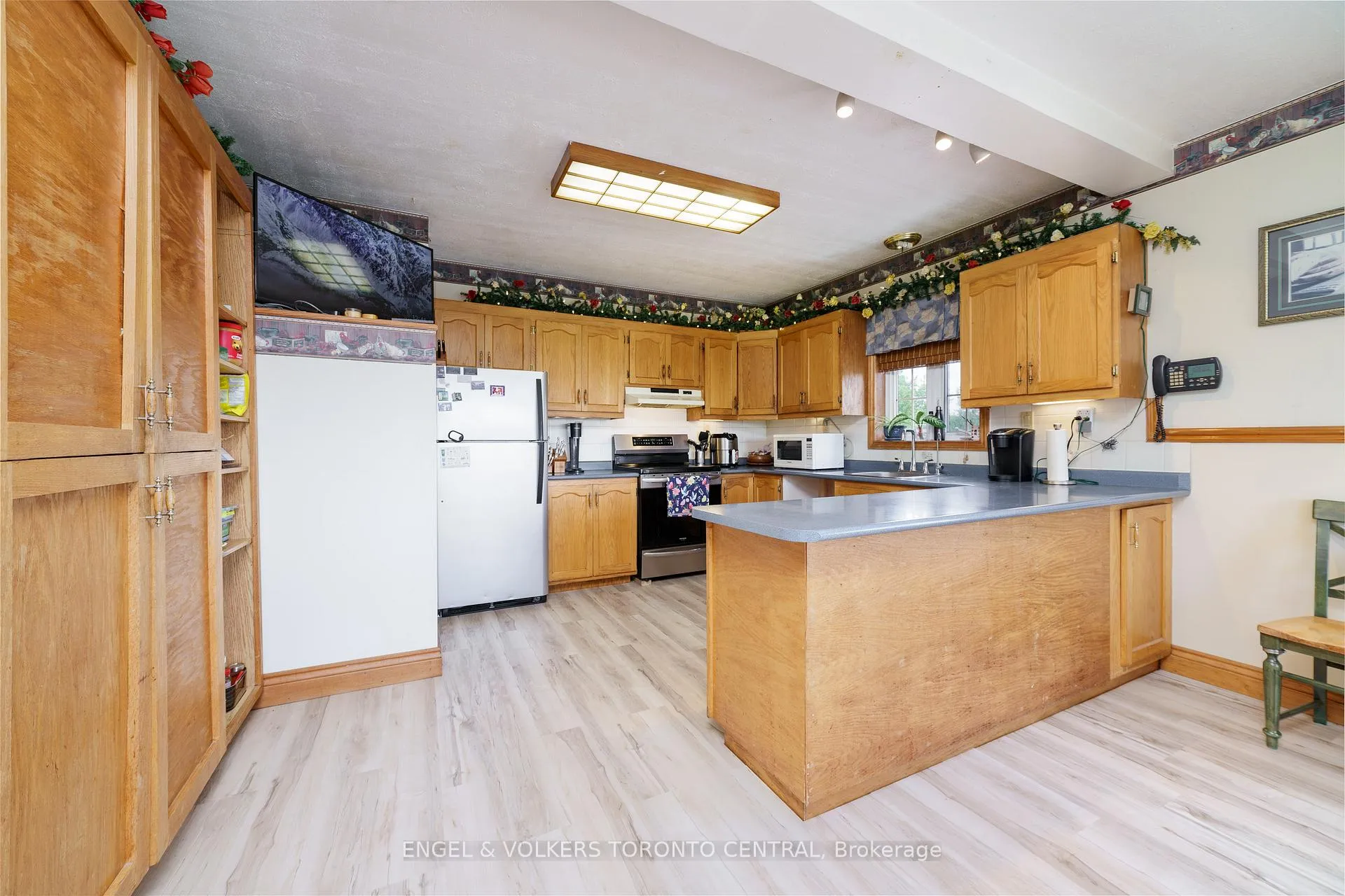 Photo 16 of 4220 Lakeshore Road, Clarington, Newcastle — HOMEH