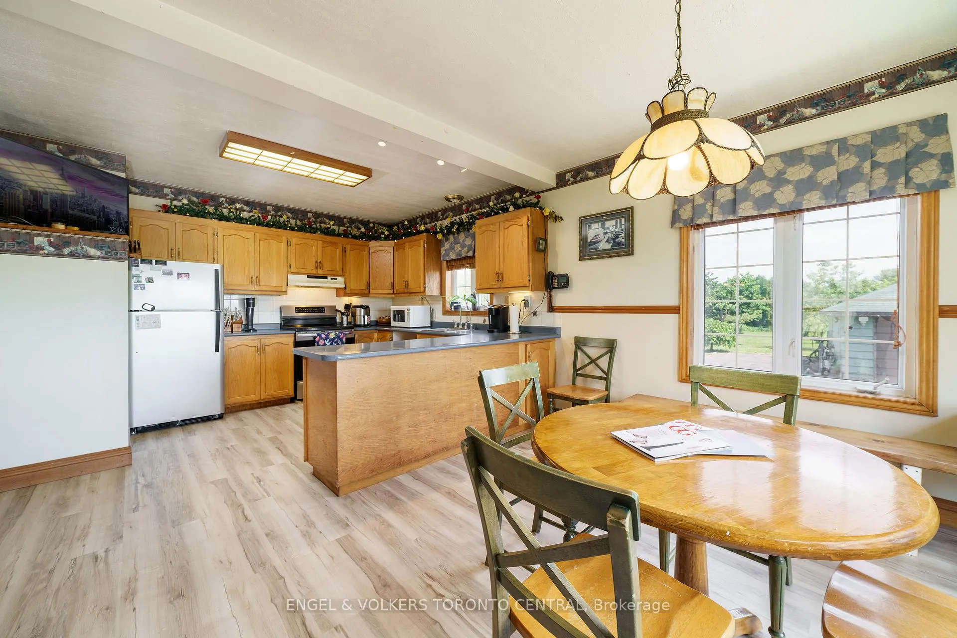 Photo 18 of 4220 Lakeshore Road, Clarington, Newcastle — HOMEH
