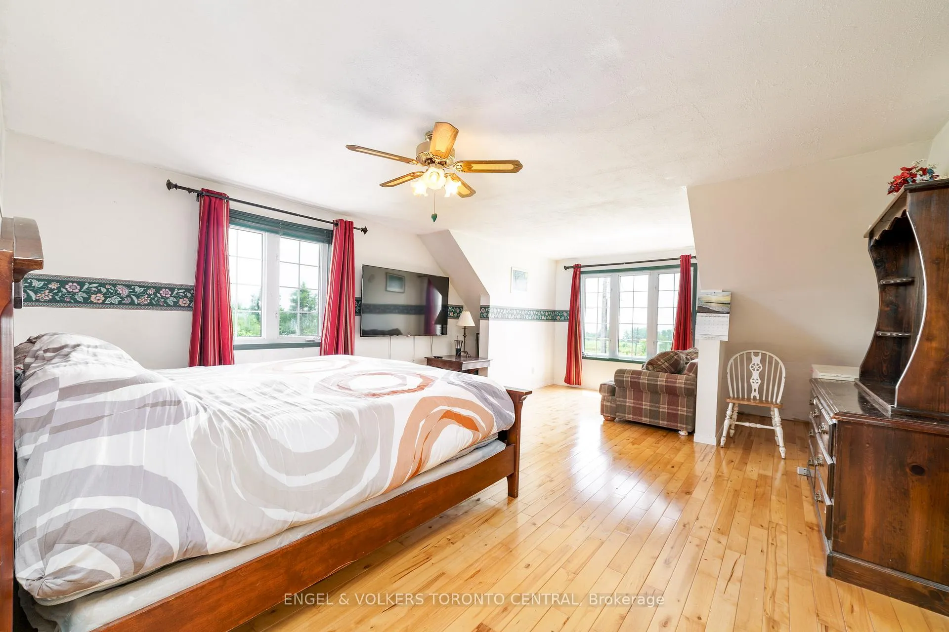 Photo 26 of 4220 Lakeshore Road, Clarington, Newcastle — HOMEH