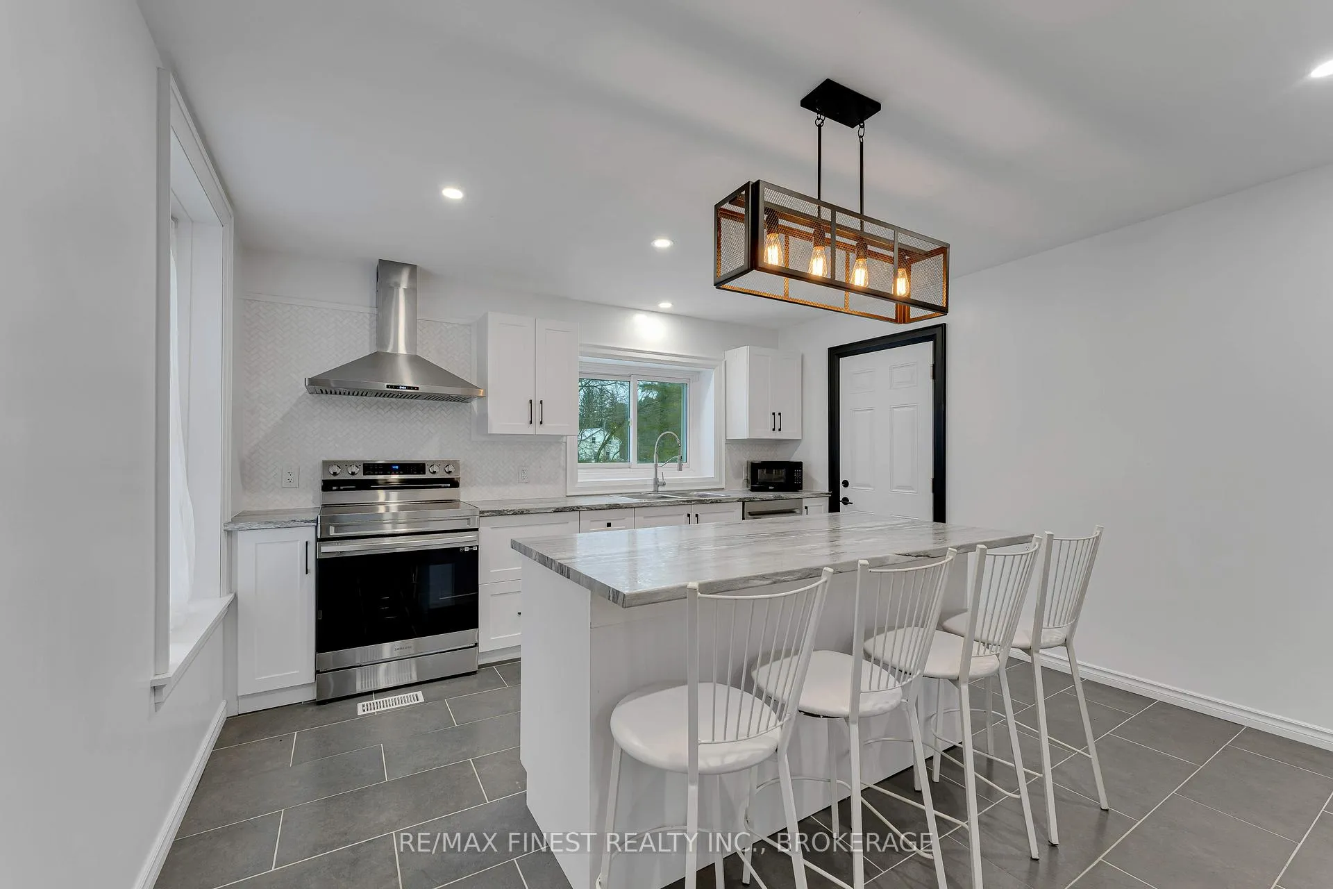 Photo 18 of 13 Kingston Street, Rideau Lakes, Rideau Lakes (South Crosby) Twp — HOMEH