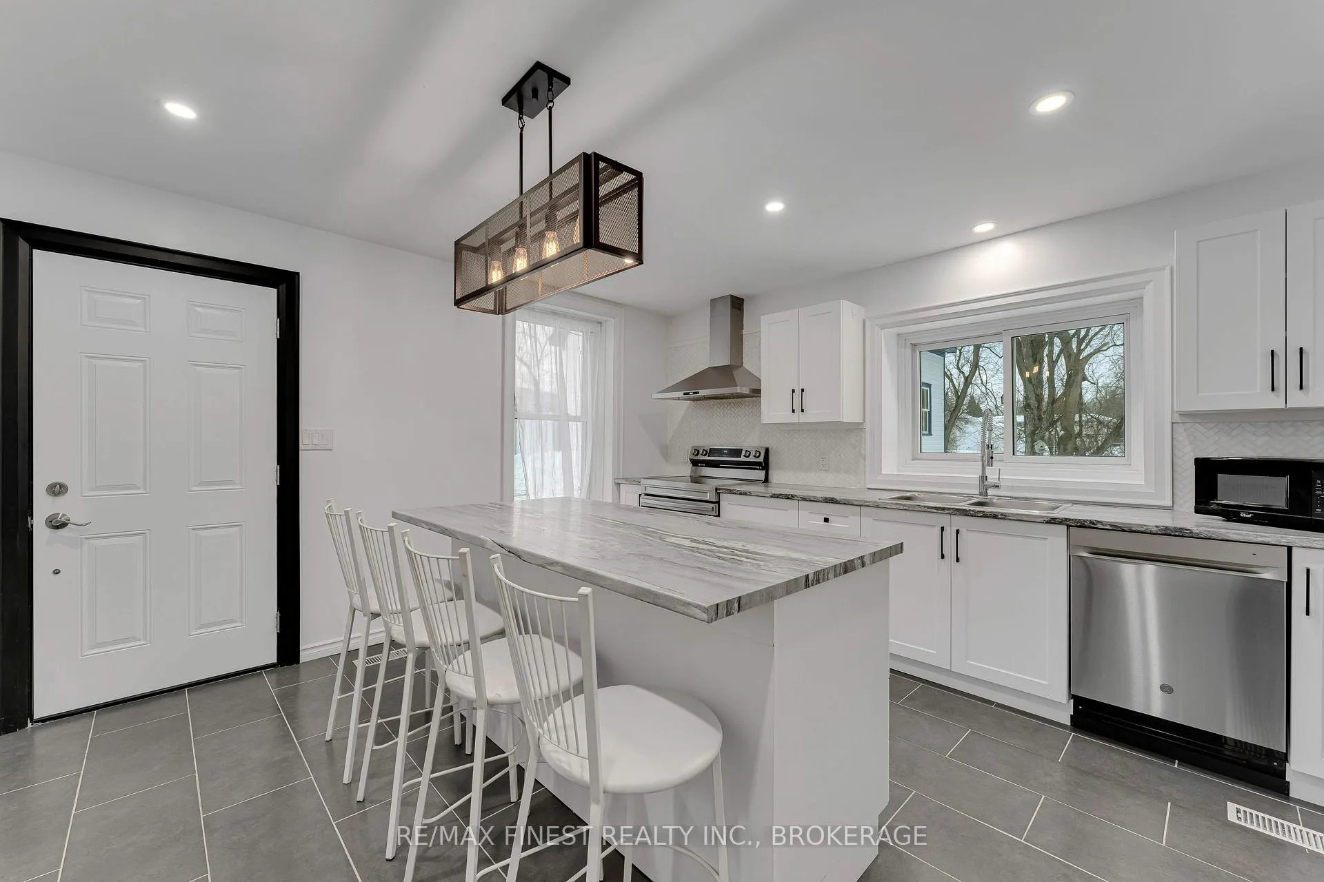 Photo 19 of 13 Kingston Street, Rideau Lakes, Rideau Lakes (South Crosby) Twp — HOMEH