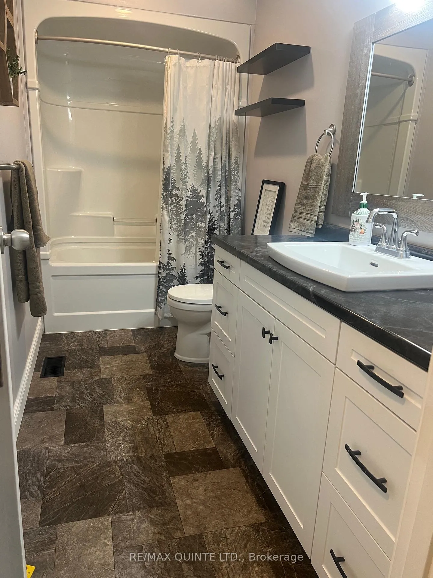 Photo 22 of 120 Thompson Road, Quinte West, Murray Ward — HOMEH