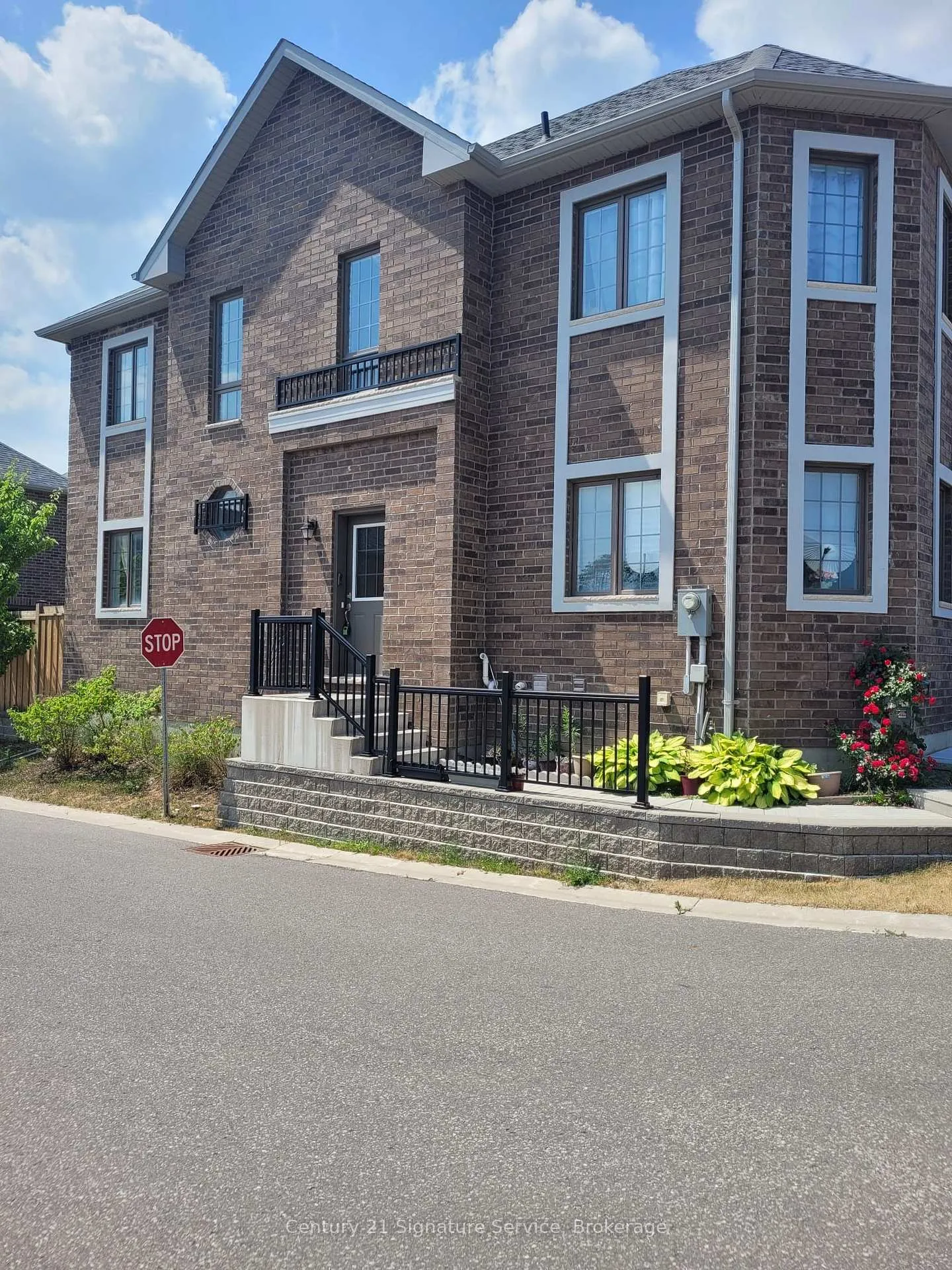 Front of 42 Bedford Estates Crescent
