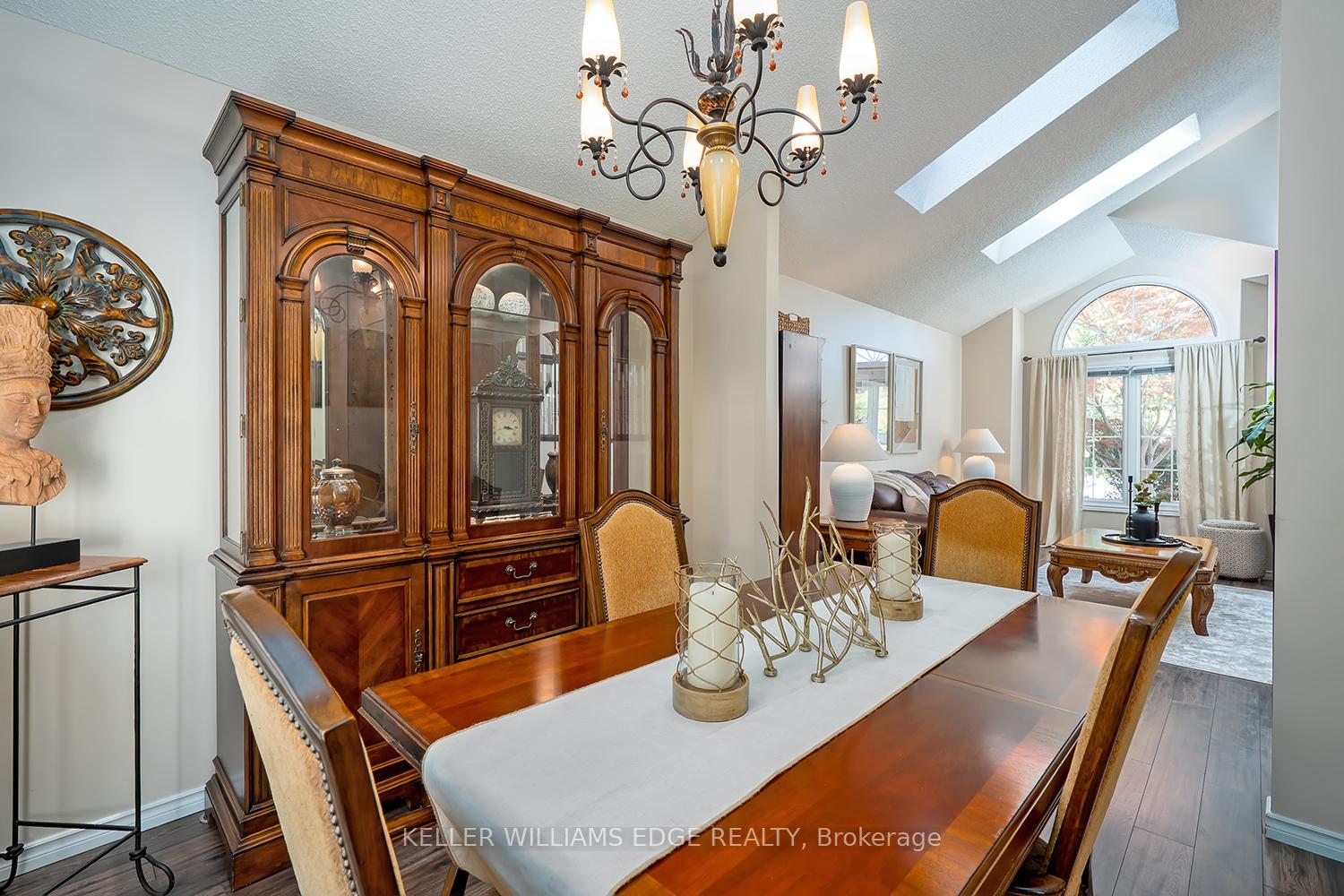 Photo 10 of 2264 Heidi Avenue, Burlington, Headon — HOMEH