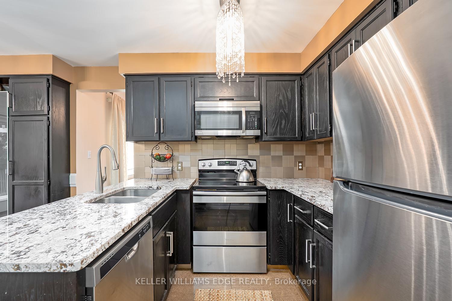 Photo 15 of 2264 Heidi Avenue, Burlington, Headon — HOMEH
