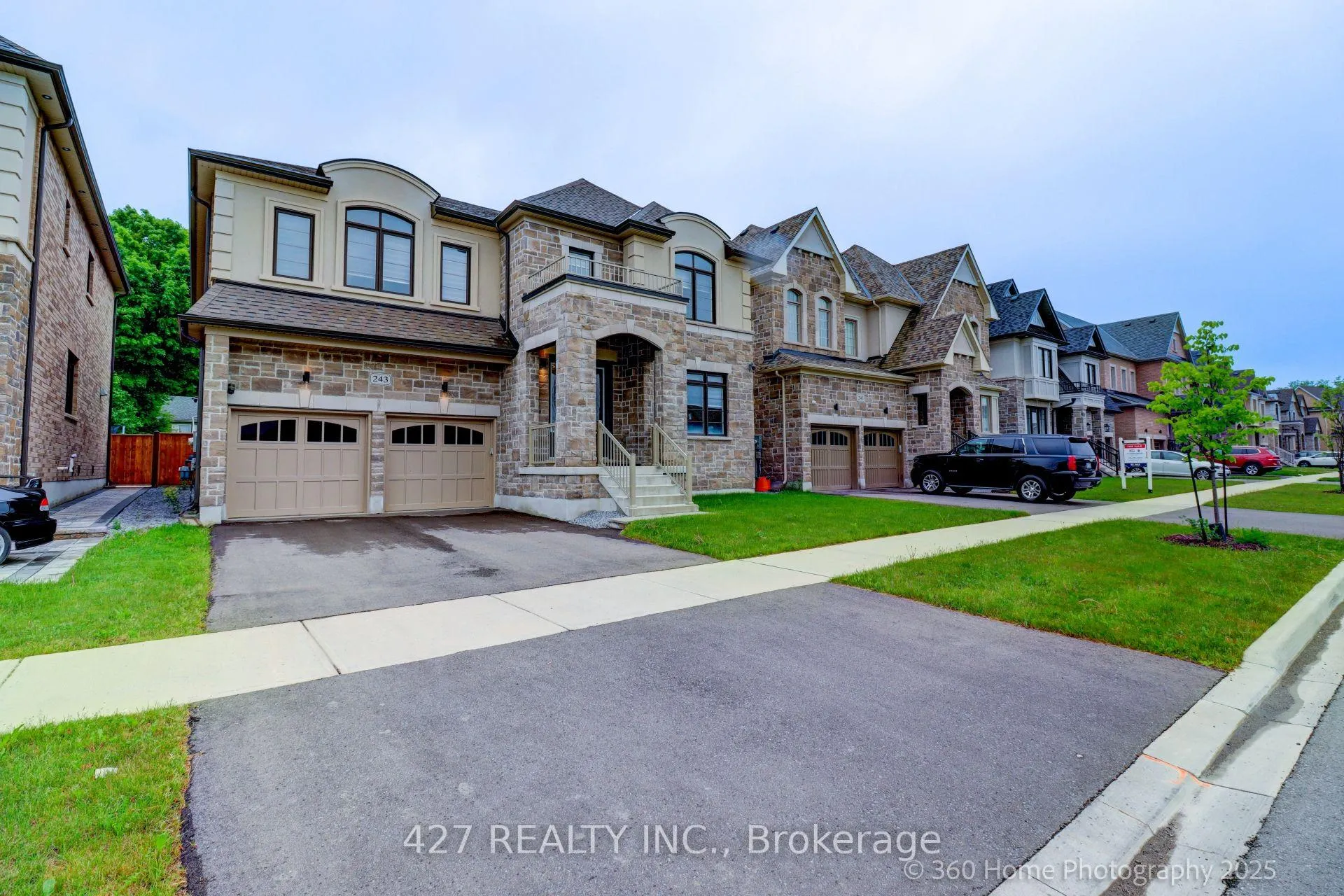 Photo 1 of 243 Danny Wheeler Boulevard, Georgina, Keswick North — HOMEH