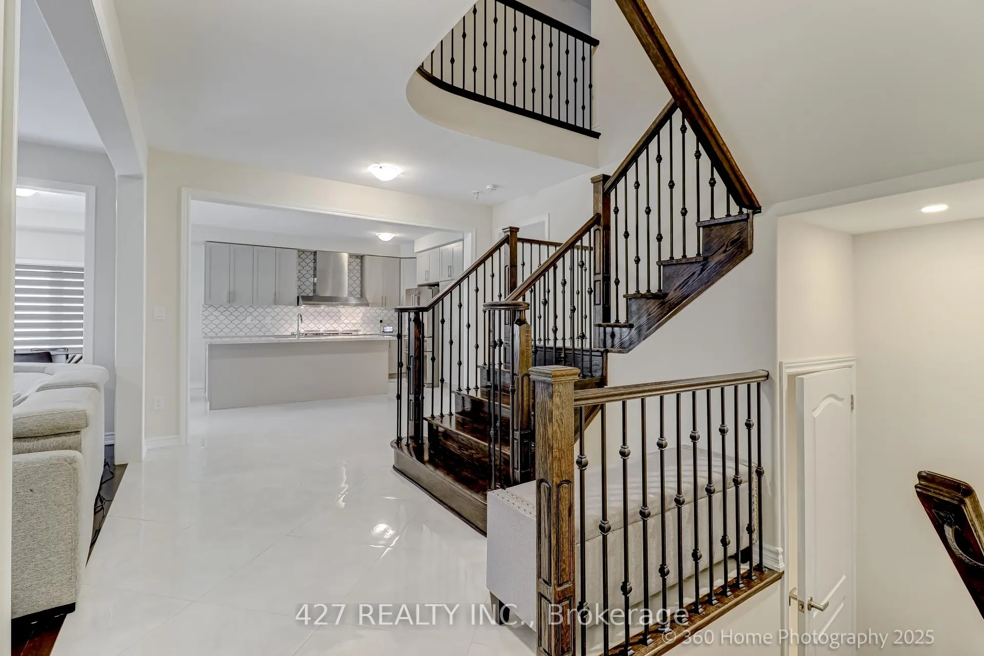 Photo 13 of 243 Danny Wheeler Boulevard, Georgina, Keswick North — HOMEH