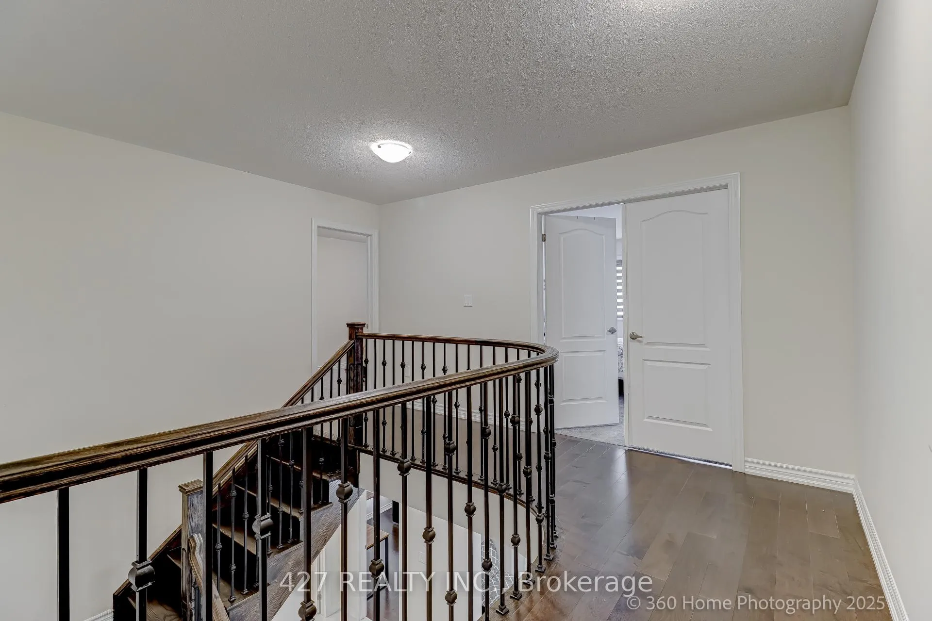 Photo 14 of 243 Danny Wheeler Boulevard, Georgina, Keswick North — HOMEH