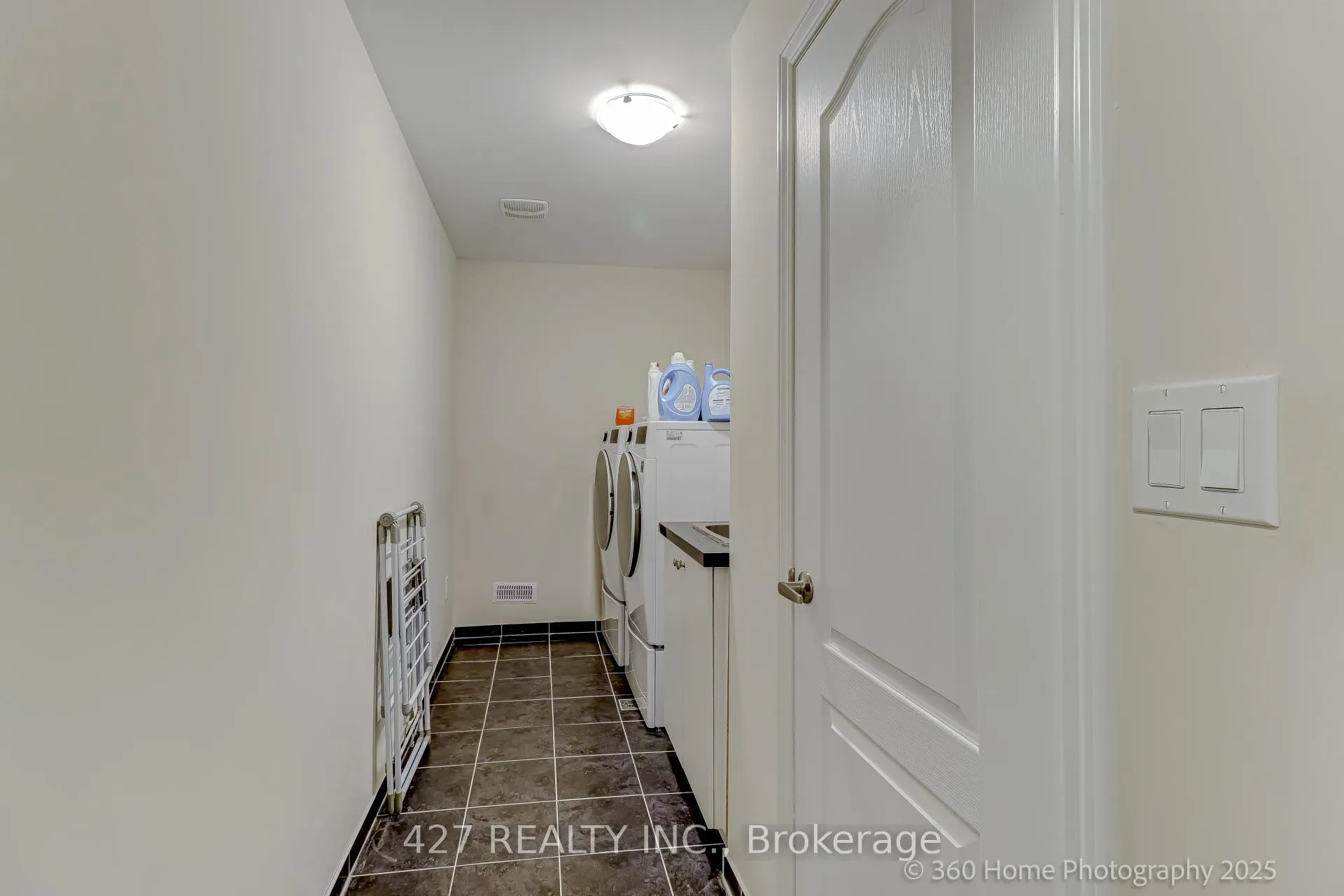 Photo 20 of 243 Danny Wheeler Boulevard, Georgina, Keswick North — HOMEH