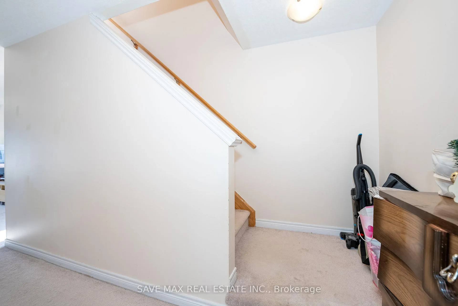 Photo 17 of Unit 43, 420 Linden Drive, Cambridge, Preston Heights — HOMEH