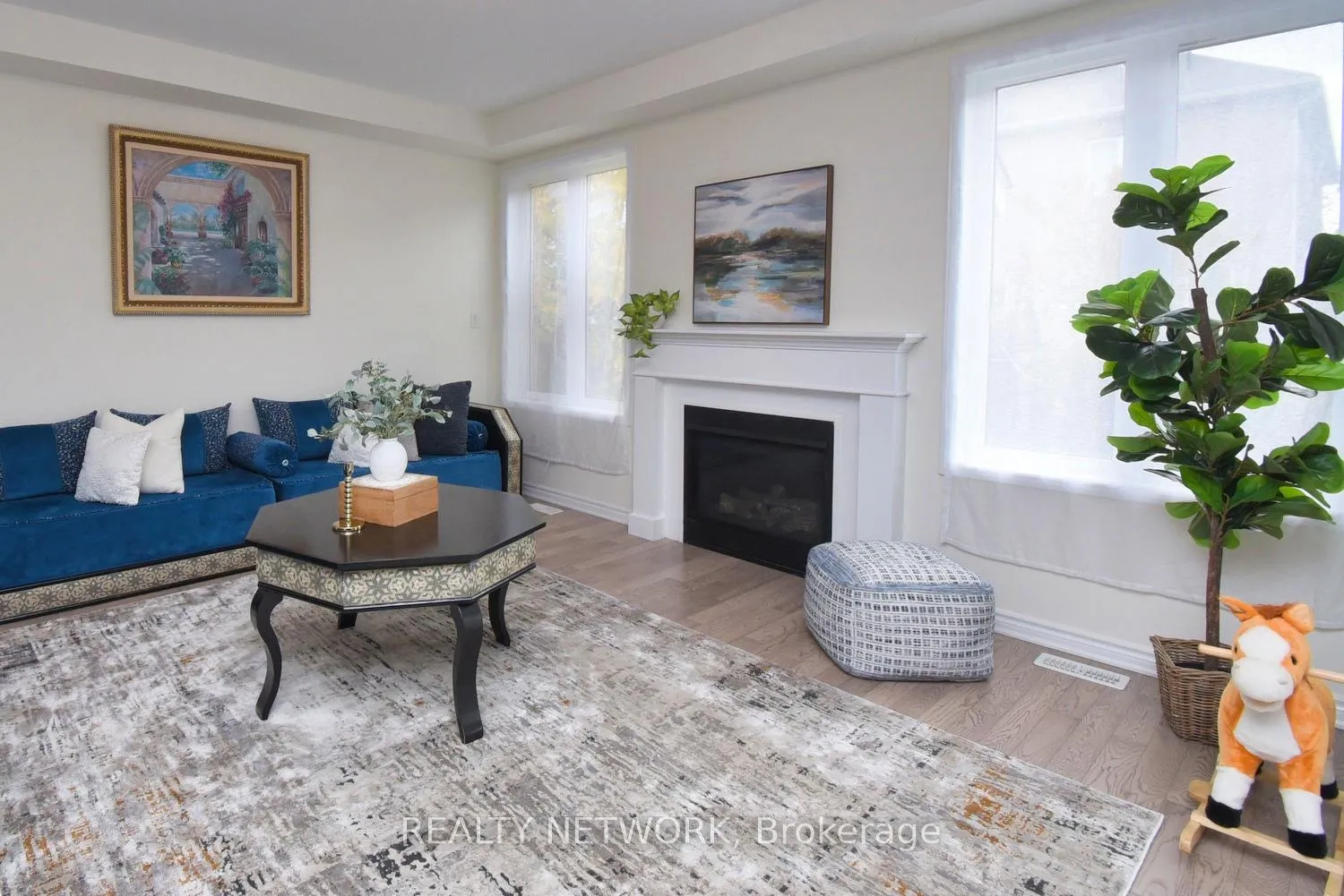 Photo 4 of 56 Forest Ridge Drive, Hamilton, Waterdown — HOMEH