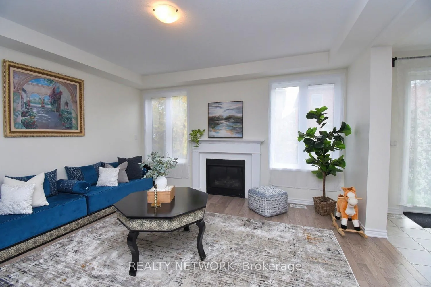 Photo 5 of 56 Forest Ridge Drive, Hamilton, Waterdown — HOMEH