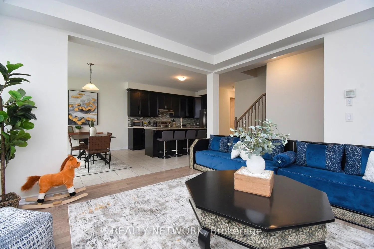 Photo 8 of 56 Forest Ridge Drive, Hamilton, Waterdown — HOMEH